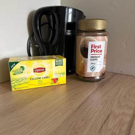 Koselig Naer Bussholdeplass Og Natur. * Tromsø