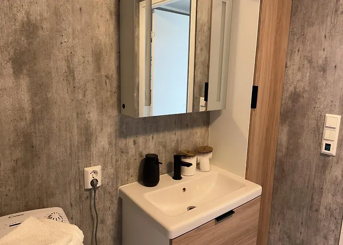 Koselig Naer Bussholdeplass Og Natur. Apartment Tromsø