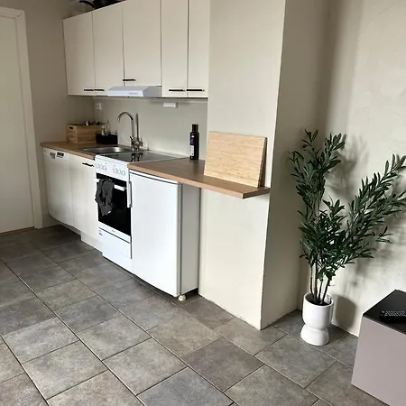 アパート Koselig Naer Bussholdeplass Og Natur. トロムソ